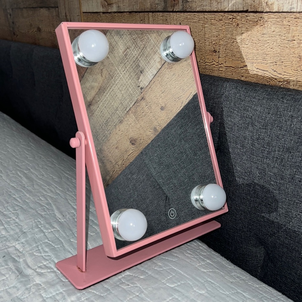 Vanity Mirror with Light Bulbs